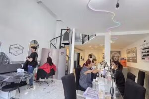 Vintage Nails & Beauty