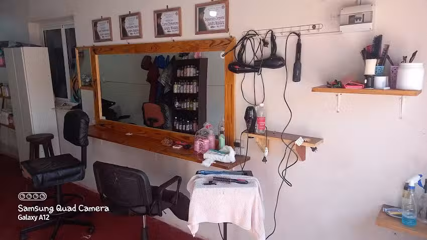 Von Gott peluquer&iacute;a y barber&iacute;a